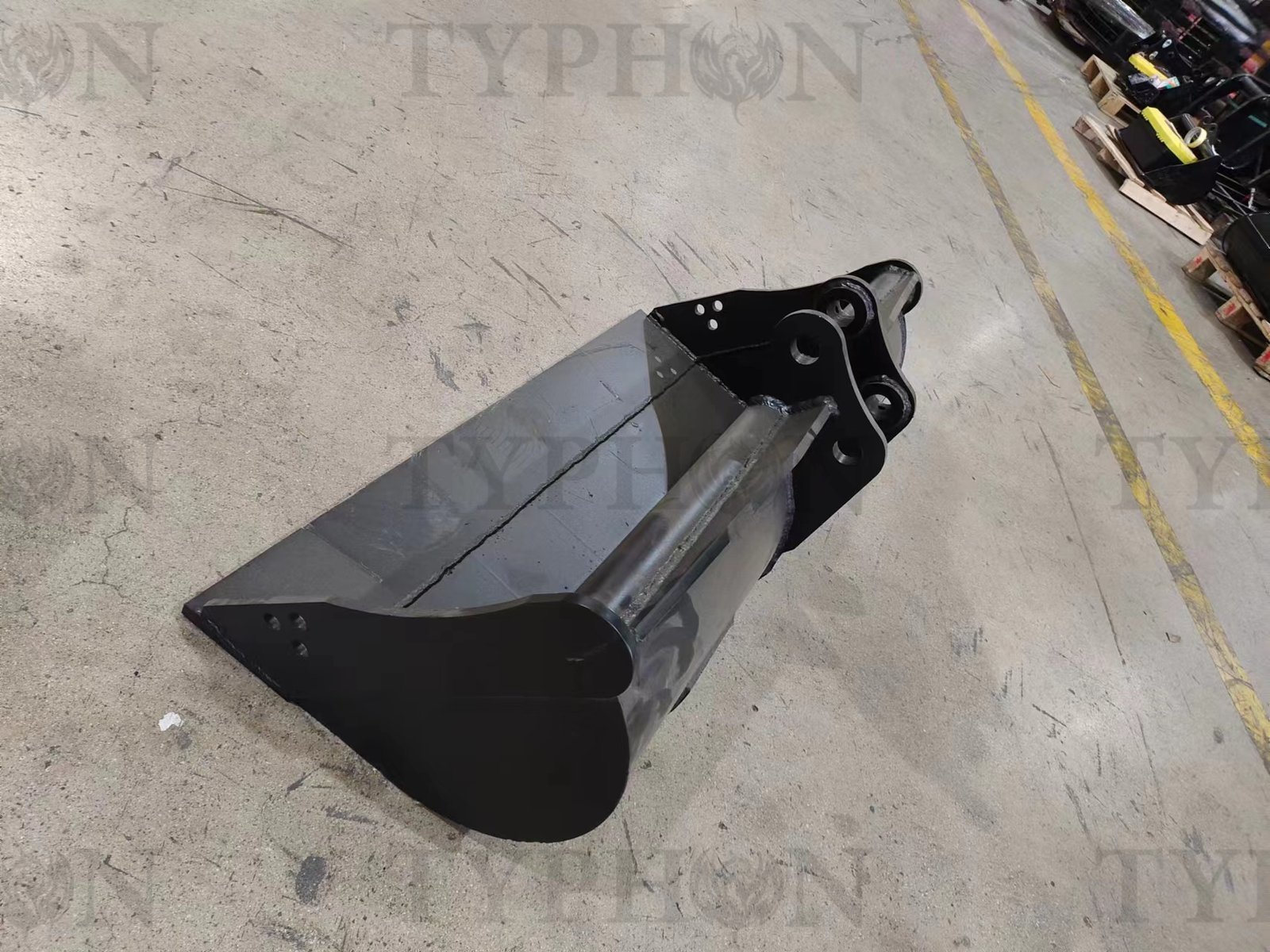 TYPHON 2.5 Ton Mini Excavator Attachment Plain Bucket 800mm 31" Mud Bucket For TERROR X2 PRO - Image 6