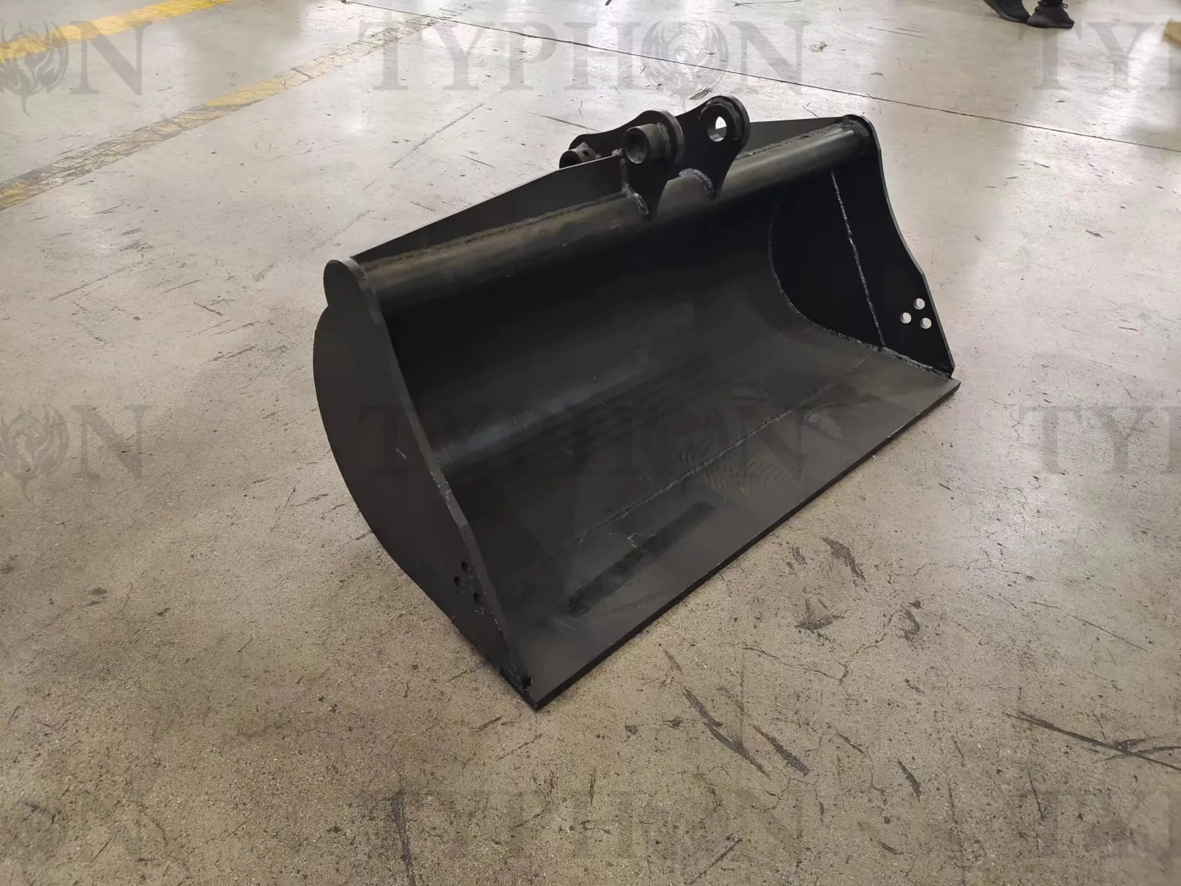 TYPHON 2.5 Ton Mini Excavator Attachment Plain Bucket 800mm 31" Mud Bucket For TERROR X2 PRO