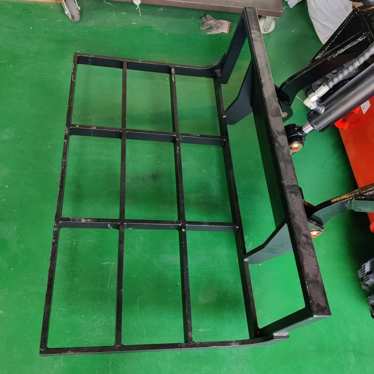Skid Steer Loader Land Leveler Attachment - Image 7
