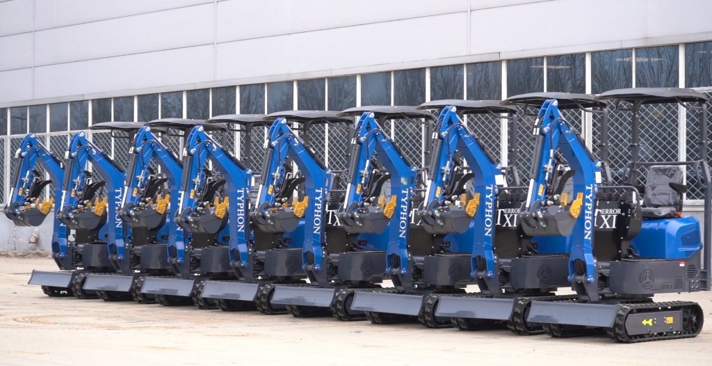 TYPHON TERROR XI STORM Mini Excavator – 1.1 Ton Trench Digger with Boom Swing, Hydraulic Thumb Clip, Bucket USA - Image 5