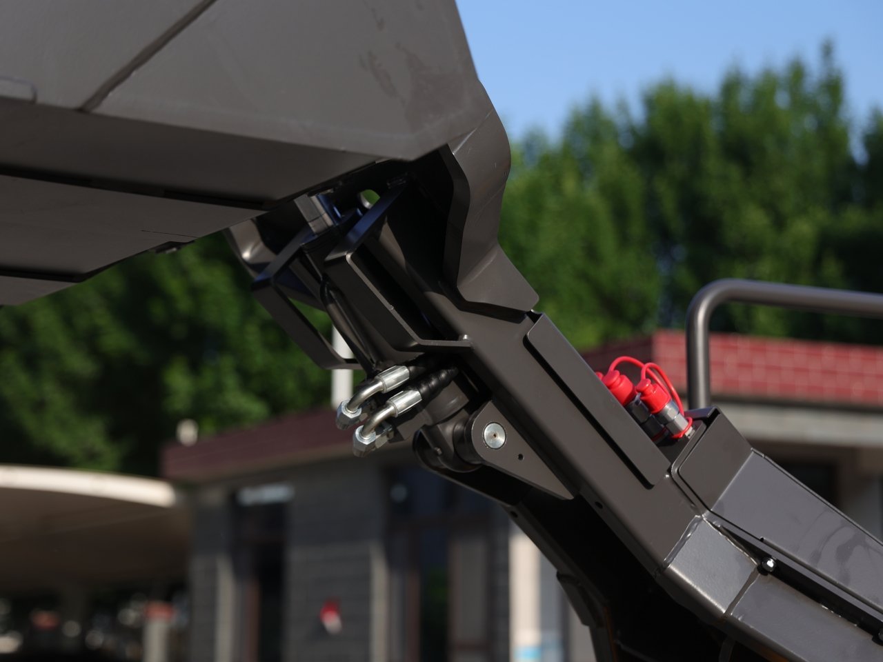 TYPHON Thunder VI 23hp EPA B&S Engine Wheel Loader USA - Image 8