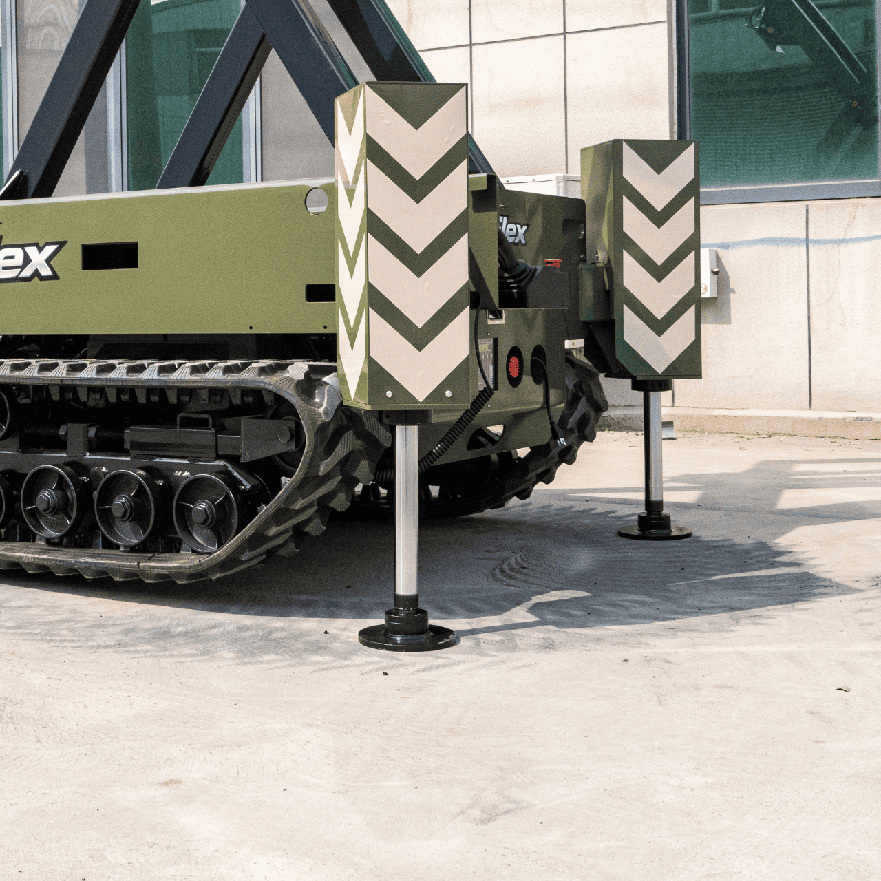 TYPHON xFlex 4068ET Electric Rubber Track Scissor Lift 3.2 Ton with 5.4HP Hydraulic Pump Motor Drive and Hydraulic Lifting Cylinder, 40 ft Max Lifting Height - Image 26