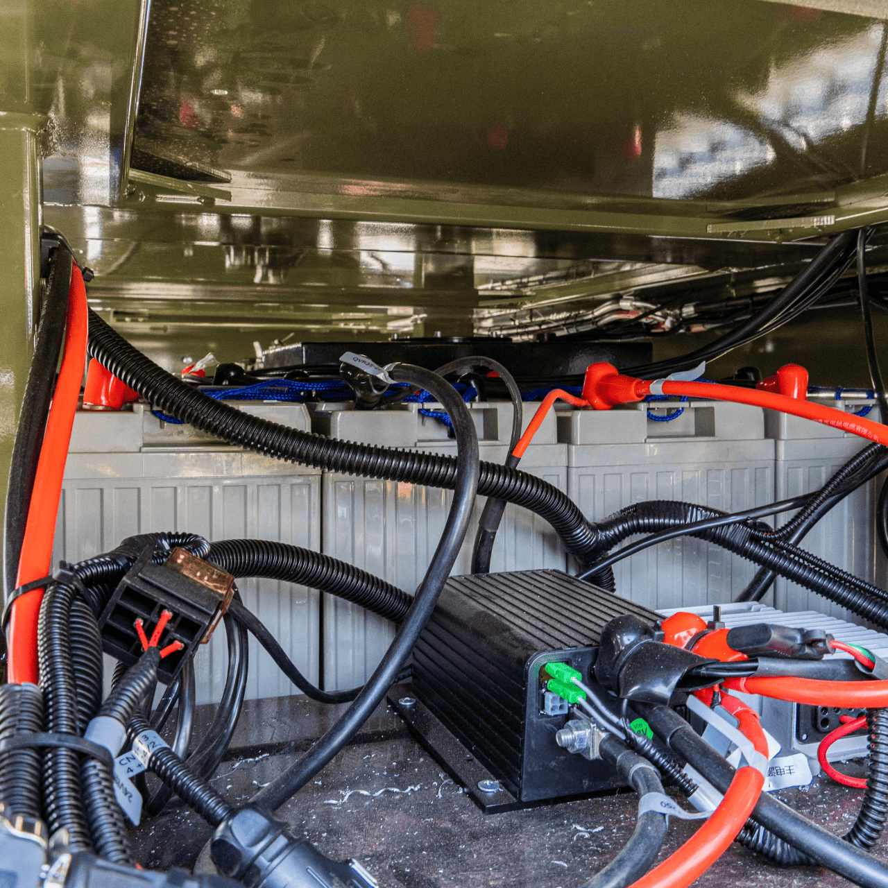TYPHON xFlex 4068ET Electric Rubber Track Scissor Lift 3.2 Ton with 5.4HP Hydraulic Pump Motor Drive and Hydraulic Lifting Cylinder, 40 ft Max Lifting Height - Image 31